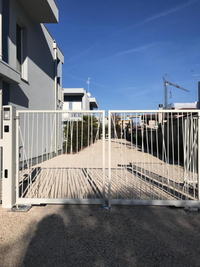 Villa Karolina Desenzano del Garda Exterior foto